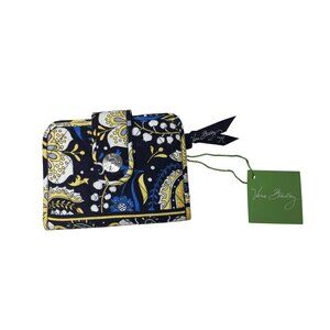 Vera Bradley Snappy Wallet Ellie Blue (New with tags)